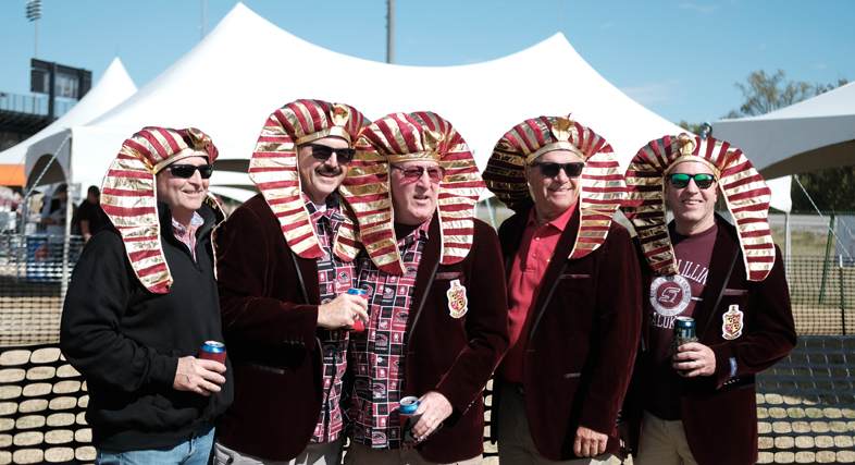 group of siu alumni at tailgate